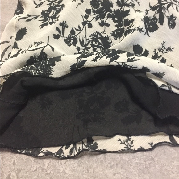 ☀️Black and white halter top - Picture 3 of 5